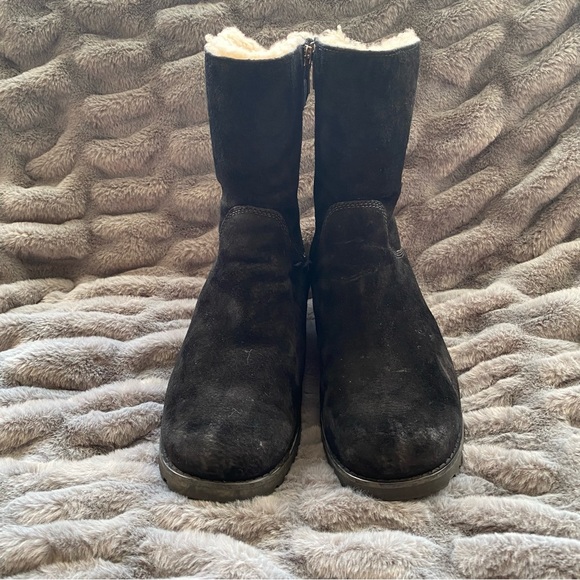 UGG Australia 1982 'Mare' Women's Suede Sheepskin Black Boots - Picture 2 of 9
